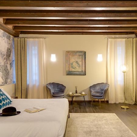 Palazzo Duomo Elegant Suites with WiFi&AC Udine Eksteriør billede