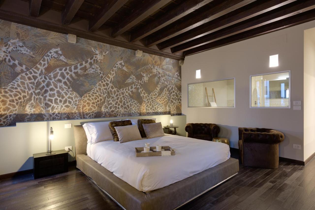 Palazzo Duomo Elegant Suites with WiFi&AC Udine Eksteriør billede