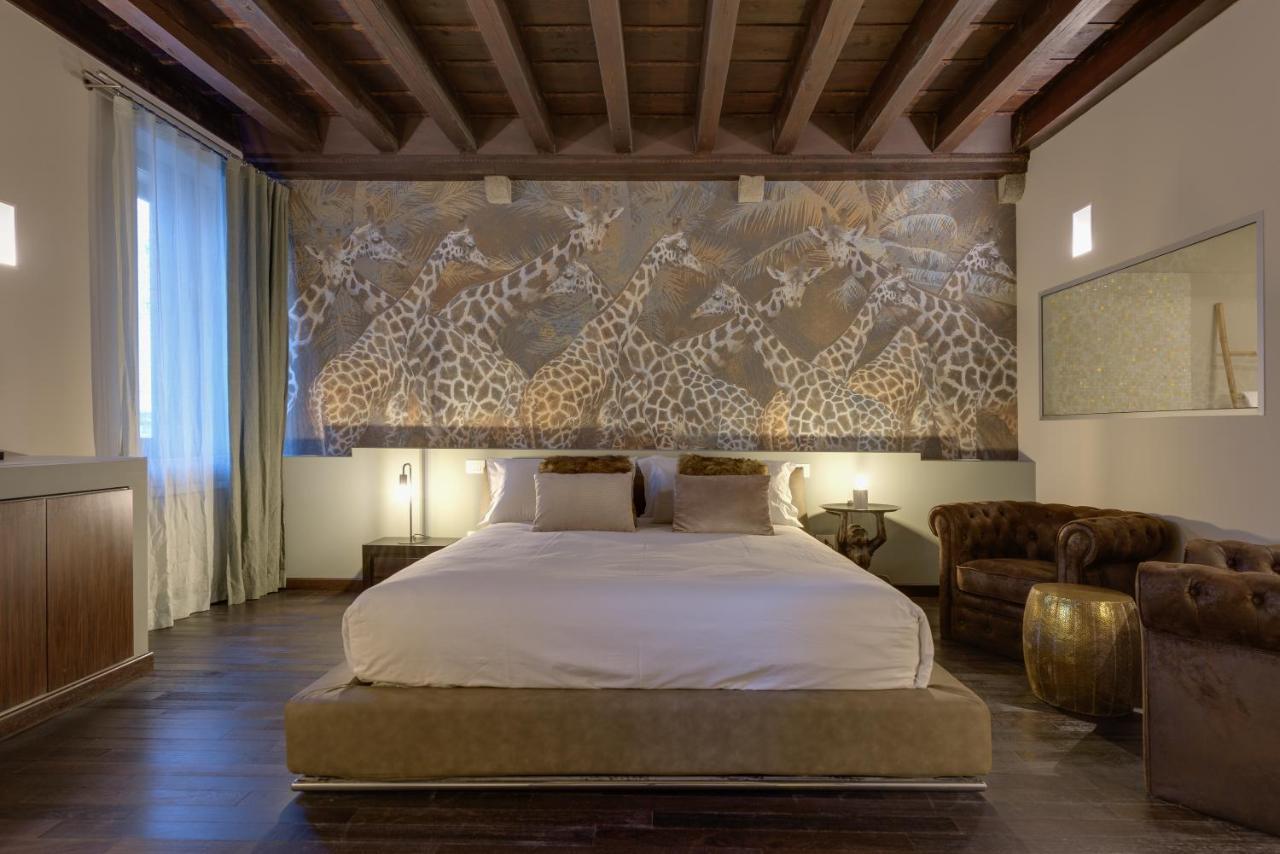 Palazzo Duomo Elegant Suites with WiFi&AC Udine Eksteriør billede